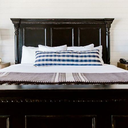 Hillside Boutique Hotel Castroville Bagian luar foto