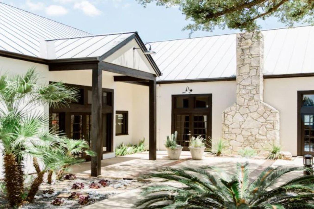 Hillside Boutique Hotel Castroville Bagian luar foto
