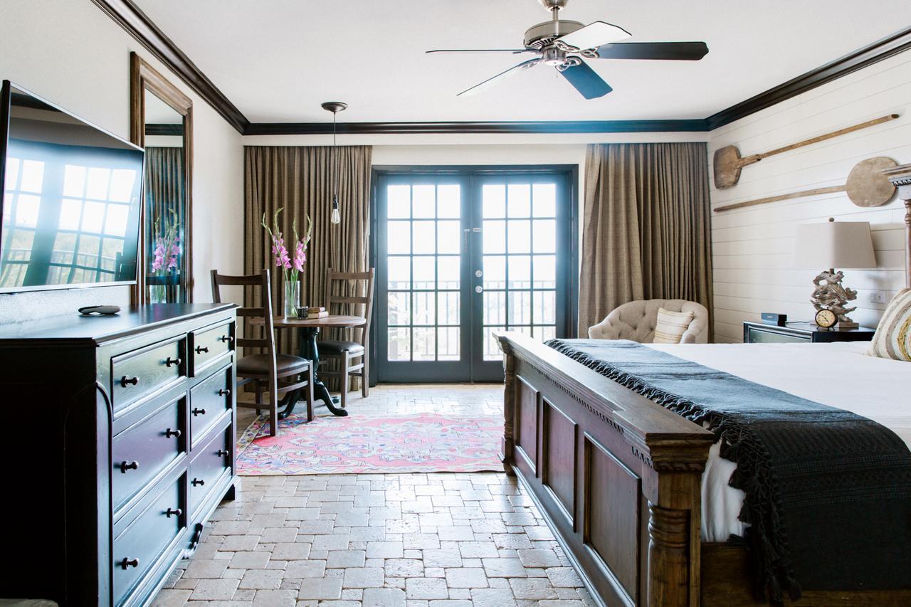 Hillside Boutique Hotel Castroville Bagian luar foto