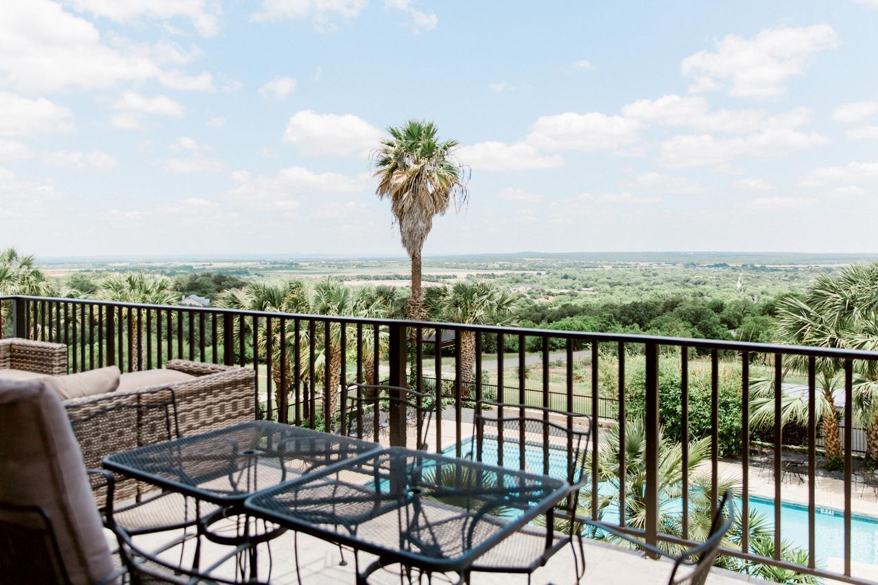 Hillside Boutique Hotel Castroville Bagian luar foto