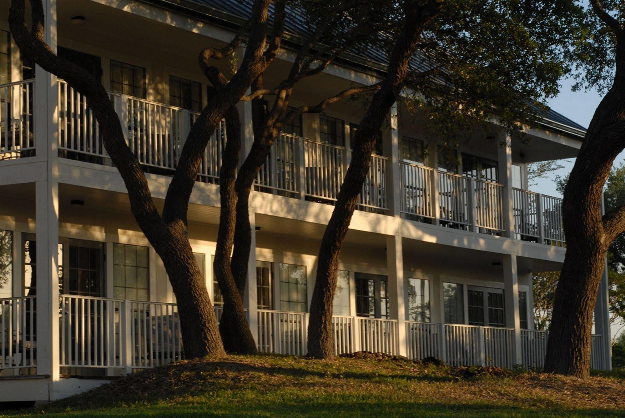 Hillside Boutique Hotel Castroville Bagian luar foto