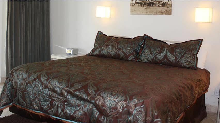 Hillside Boutique Hotel Castroville Bagian luar foto