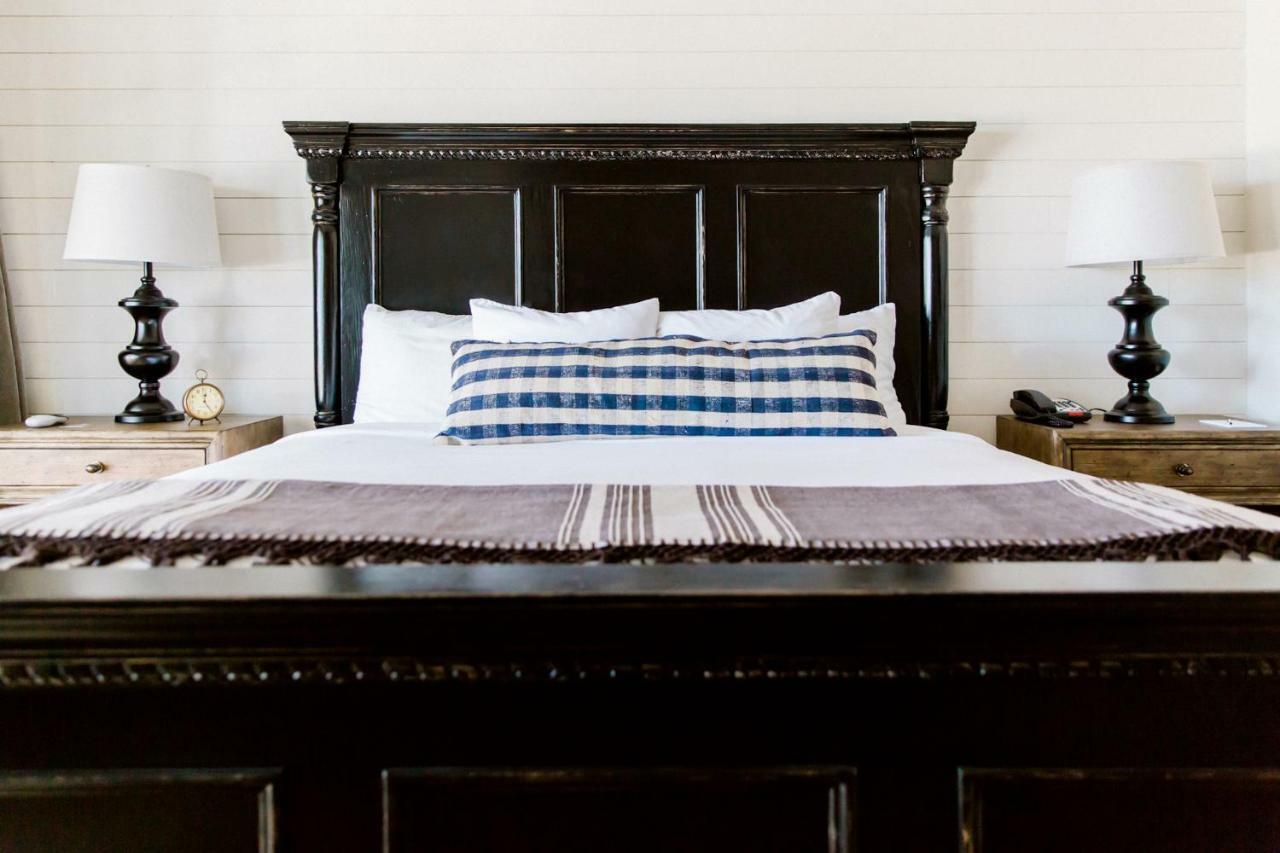 Hillside Boutique Hotel Castroville Bagian luar foto